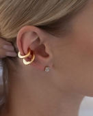 złota nausznica na lato