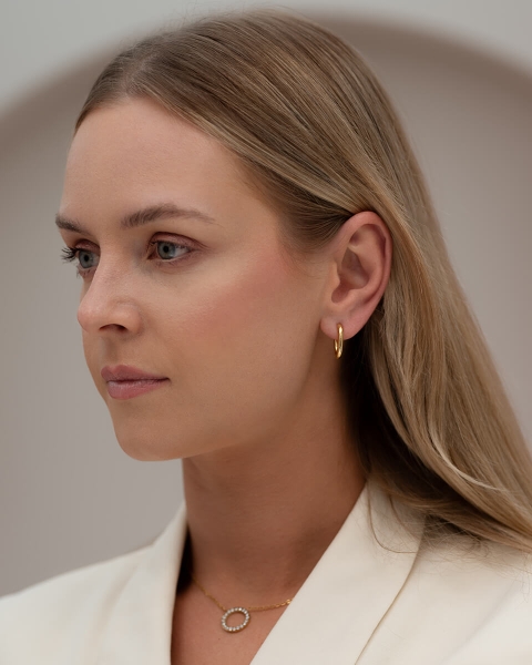 Modowe złote kolczyki