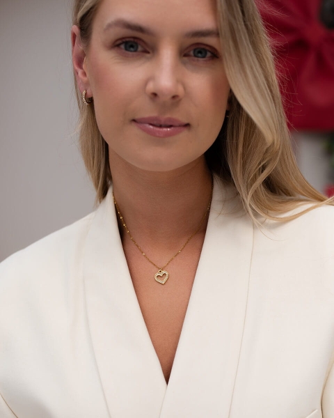 Złoty naszyjnik z sercem z cyrkonii