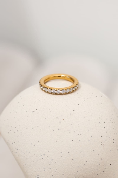 Złoty cyrkoniowy pierścionek ze stali