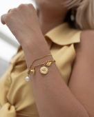 modna podwójna złota bransoletka z charmsami