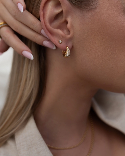 Kolczyki są świetnym wyborem również jako subtelny prezent dla niej