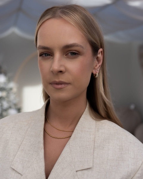 Eleganckie mini-hoops, wodoodporne i hipoalergiczne, idealne do codziennych stylizacji