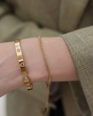 Delikatna złota bransoletka ze stali chirurgicznej na prezent