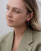 Złoty delikatny naszyjnik z perłami