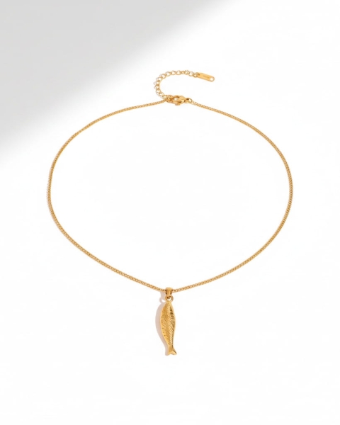 Złoty naszyjnik z rybką ze stali na prezent