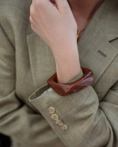 Brązowa bransoletka statement