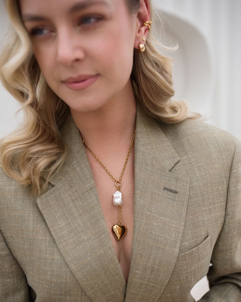 Złoty naszyjnik z sercem i imitacją perły ze stali pinterest