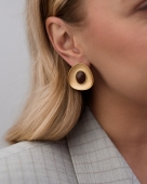 Złote kolczyki owalne z żywicą ze stali chirurgicznej premium w stylu vintage