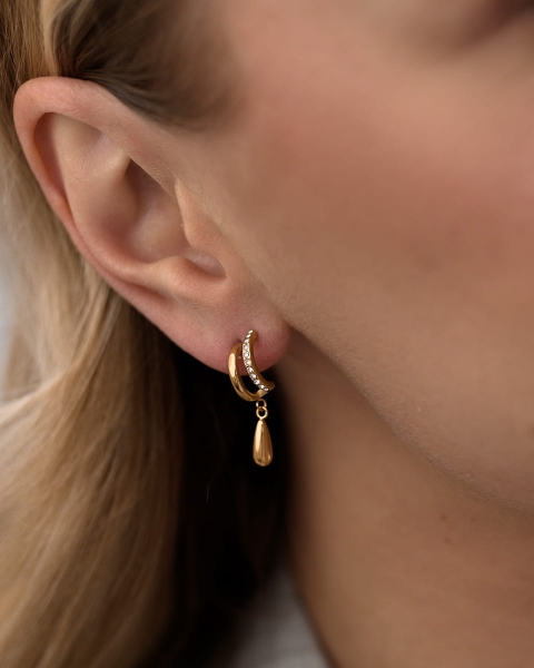 Złote kolczyki wiszące łezki z cyrkoniami