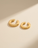 Złota nausznica ze stali chiurgicznej