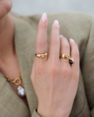 Złota młotkowana obrączka ze stali pinterest