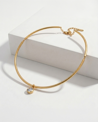 Złoty sztywny choker z cyrkonią ze stali Pinterest