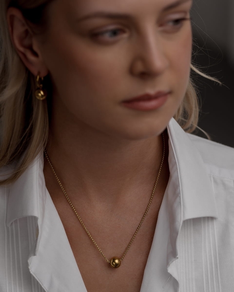 Złoty naszyjnik z kulką ze stali chirurgicznej pozłacany 18k złotem